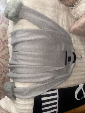 Dolce Cabo Light Gray Open-Front Cardigan with Faux Fur Cuffs